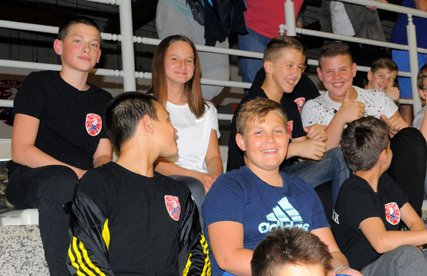 ДЕВОЈЧИЦА У ВК РАДНИЧКИ ЗБУЊУЈЕ ПРОТИВНИКЕ: У мушком клубу - Миљана најбоља!